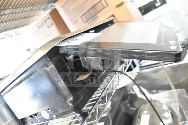 2017 Hobart HTi-7LH26 commercial food portioning scale, tested and working, 120/208-240V, 1 phase, in good condition.