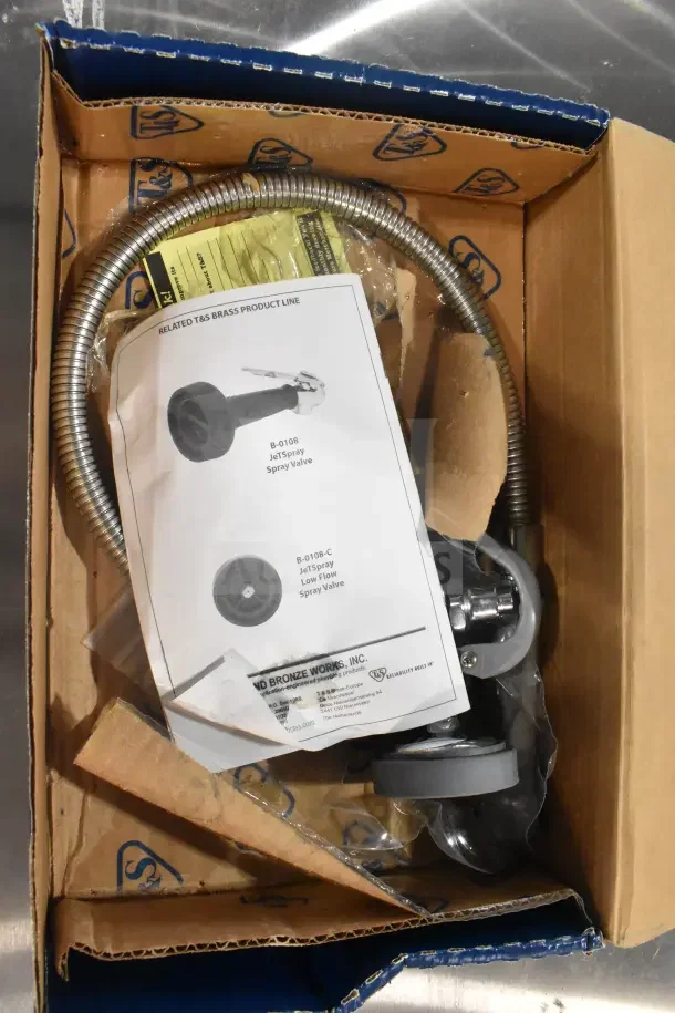 BRAND NEW T&S B-0100-32H spray valve, 1.15 GPM, 32" SS hose, 1/2" NPT connection, minor scratches in box.