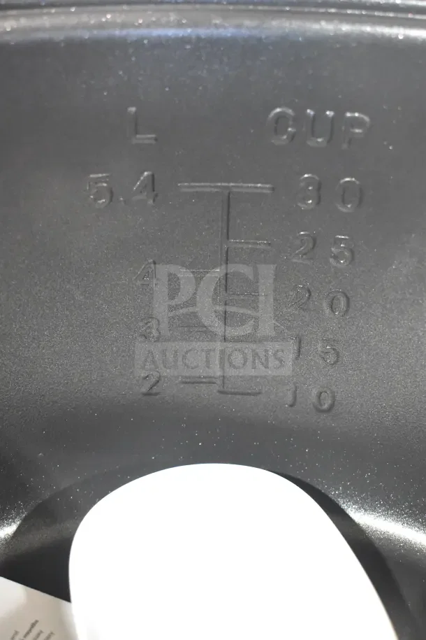 BRAND NEW Galaxy 177GRSC60 Commercial Rice Cooker, 60 cup capacity, scratch and dent; inner cup markings visible.