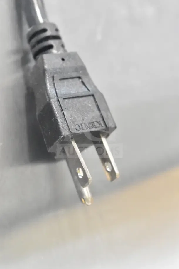 Electrical plug of a Manitowoc Indigo NXT iP0450 30" ice machine, indicating 115 volts, 1 phase. Brand new.