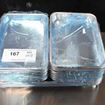 18 brand new scratch and dent aluminum baking pans, Choice models 407BUNEGHT and 407BUNQRTR, wire rim, 19 gauge.