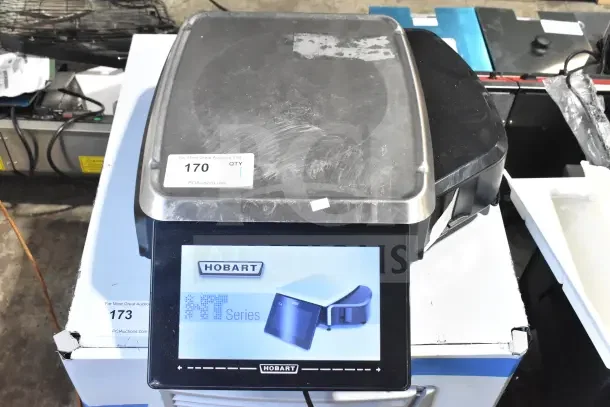2020 Hobart HTi-7LH4W commercial countertop food portioning scale, tested and working, with display screen.