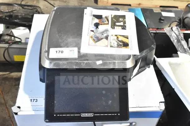2020 Hobart HTi-7LH4W commercial food portioning scale, countertop model, tested and working, with digital display.