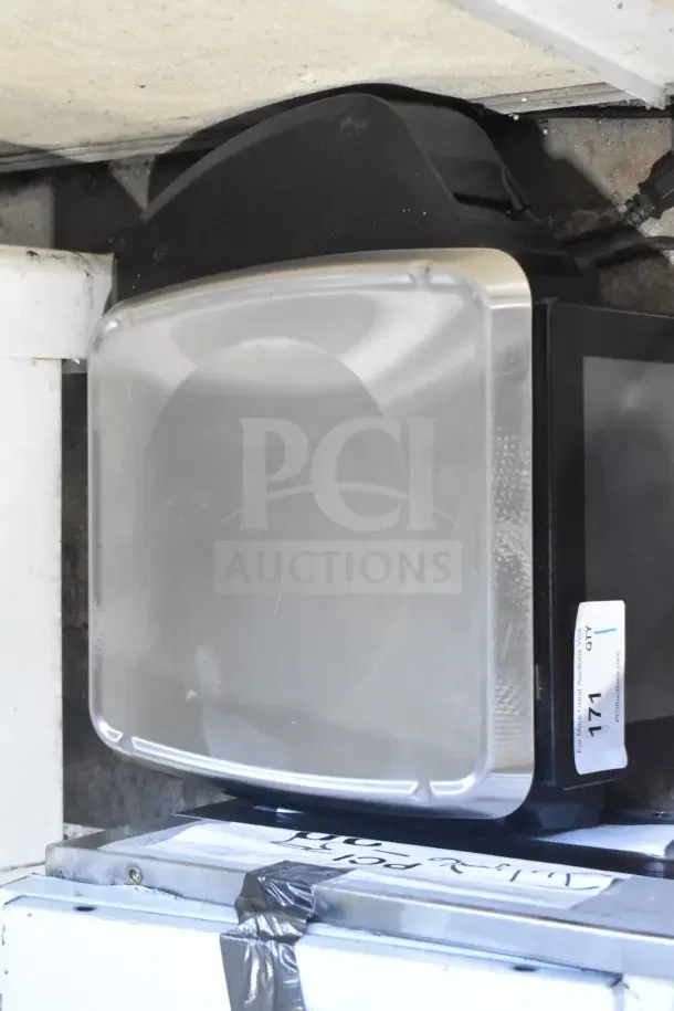 Hobart HTi-7LH4W commercial food portioning scale, countertop model, tested and working, 120/208-240V, 1 Phase.
