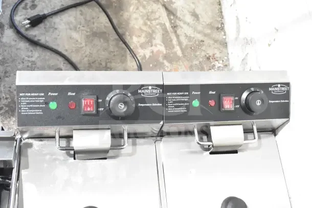 MainStreet Equipment F20E dual tank electric fryer, 20 lb. capacity, scratch and dent, new condition, 110V, 1 phase.