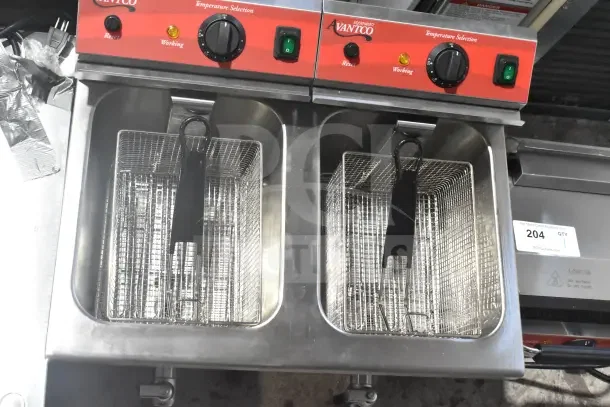 Brand new 2025 Avantco F202 dual tank electric fryer, 30 lb capacity, 208-240V, 1 phase, scratch and dent condition.