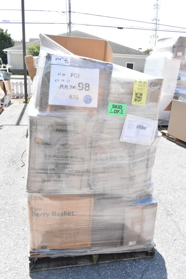 Plastic-wrapped pallet with 16 new scratch and dent items, including containers, juice bottles, and produce baskets. Labels show "JUL26-98."