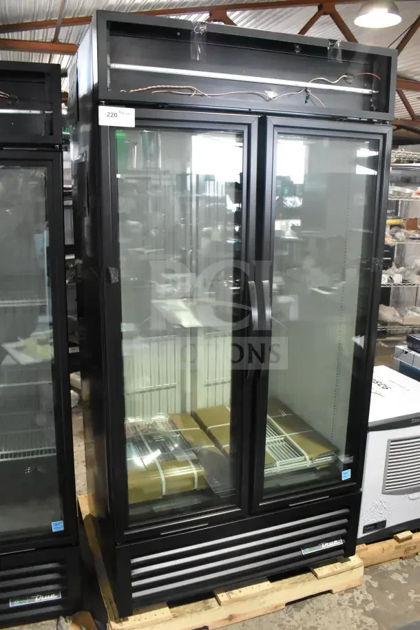 Brand new True GDM-35F-HC 2-door reach-in freezer merchandiser, scratch and dent, 2025 model, 115V, commercial use.