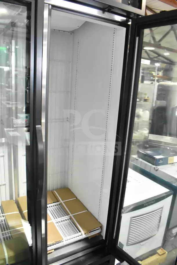 Brand new 2025 True GDM-35F-HC commercial 2-door reach-in freezer. Scratch and dent. 115 volts, 1 phase.