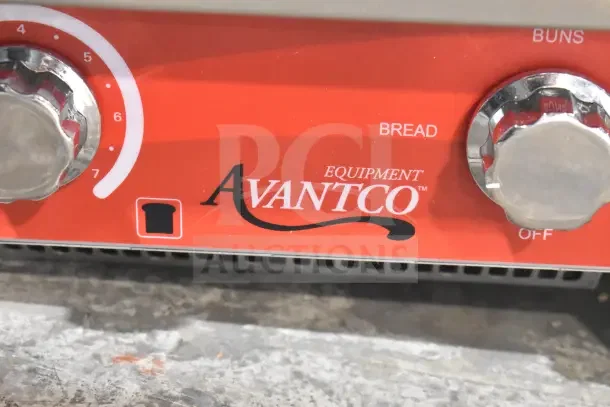 Avantco 184T140 commercial conveyor toaster control panel, featuring chrome knobs and clear bread/buns labels.