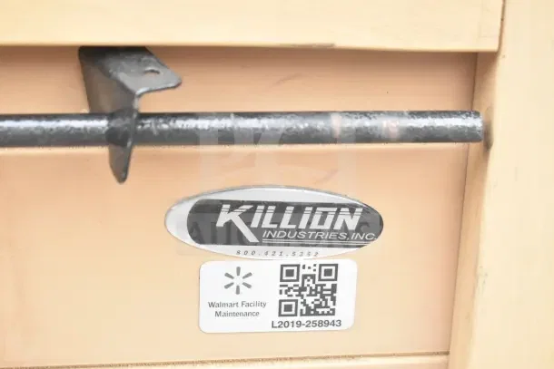 Killion Commercial Open Grab N Go Merchandiser with label indicating 120/208-240 Volts, suitable for retail display.