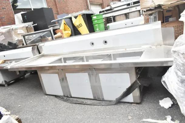 Regency 600DDTS384LFT 16-gauge 7' dish table with 3-compartment sink, left drainboard. Scratch and dent, no legs.