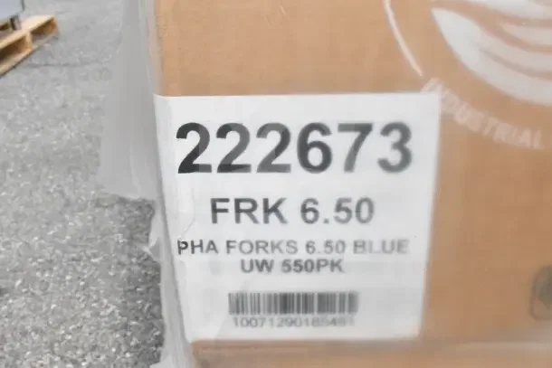 Brown box labeled "222673 FRK 6.50," containing PHA forks 6.50 blue, UW 550PK. Part of a 21-item scratch and dent auction lot.