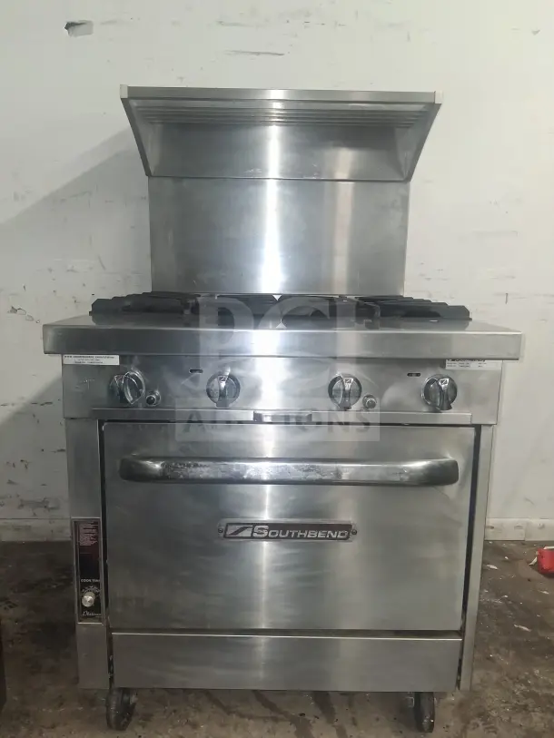 Southbend P32D 32" 4 burner gas range with standard oven. Stainless steel, used condition, natural gas, visible brand logo.