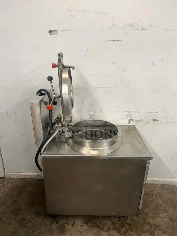 BKI FKM-F 24-inch electric pressure fryer, stainless steel, extra large volume, manual control, good condition.
