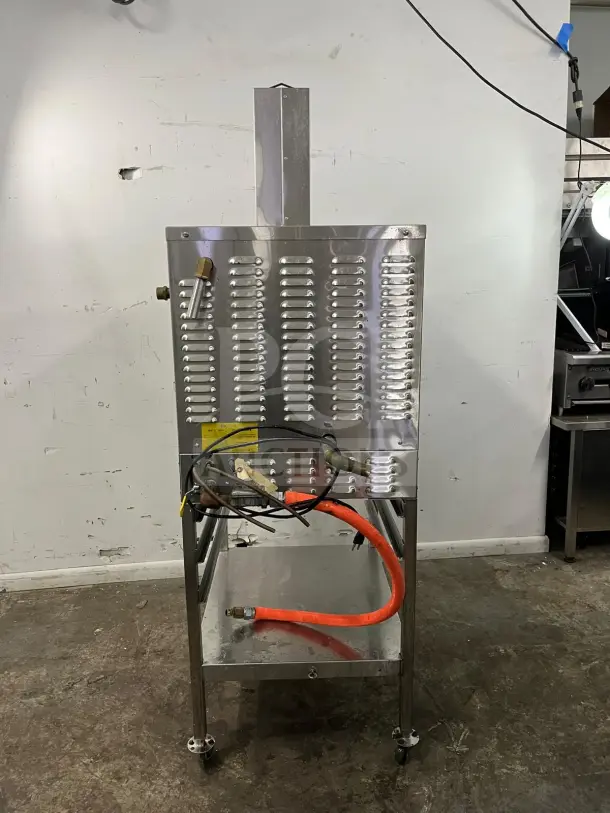 SOLARIS SX-5GR natural gas convection steamer, 42,000-47,000 BTU, includes cooling racks, sturdy metal construction.