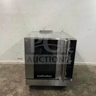 MOFFAT TURBOFAN gas convection oven, single-deck, 33,000 BTU, stainless steel, commercial-grade, used condition.