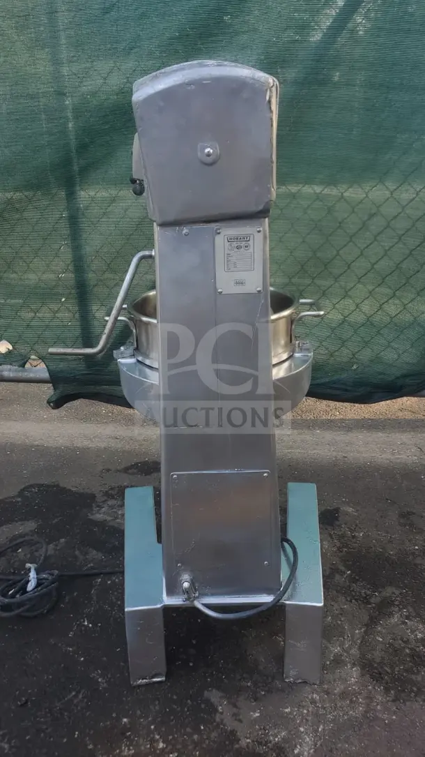 Hobart D300 Mixer, 30 Qt, 460 Volt, includes bowl and 2 attachments. Used, excellent condition. Visible brand and model labels.