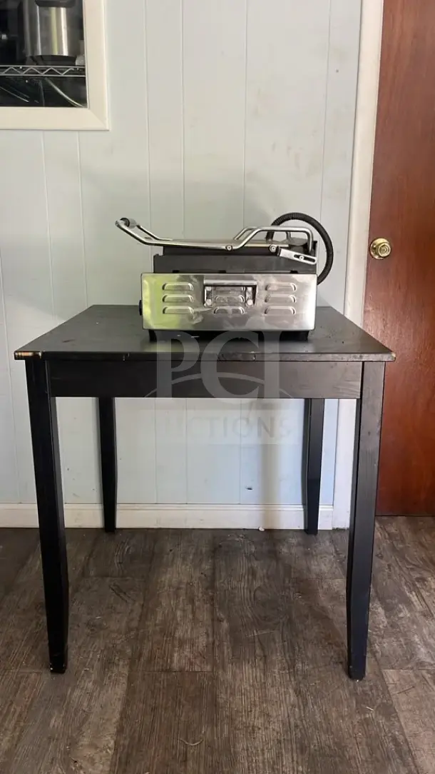 Waring WPG250TB Panini Sandwich Grill, grooved top & bottom, with timer, 14.5"x11" surface, 208V, 2808W.