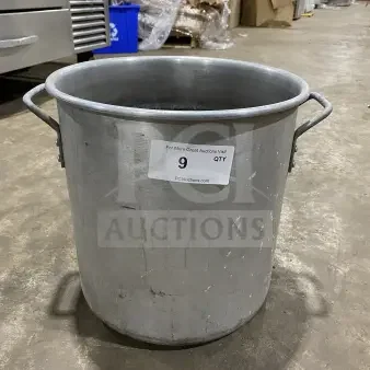 Commercial heavy-duty aluminum stock pot with handles; used condition. Capacity label shows quantity 9.