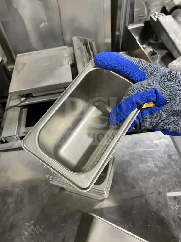 Winco commercial stainless steel tray for salad or sauce, gently used, 8x bid amount. Compact, durable design.