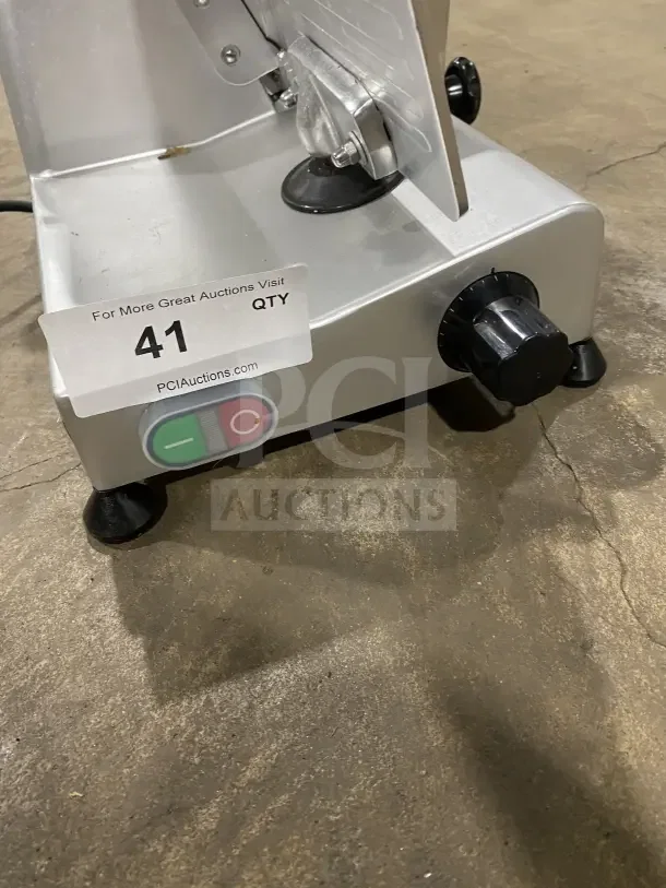Avantco 250ES10 meat slicer, 10" stainless steel blade, semi-automatic, commercial countertop model, with control knobs.