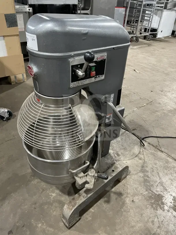 Avantco Commercial 30 QT Stainless Steel Planetary Stand Mixer, Model 177MX30H, electric, 1 Phase, 120V, used condition.
