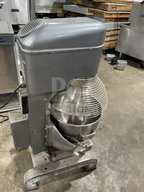 Avantco 177MX30H 30 QT commercial stainless steel planetary stand mixer. Electric, 1 phase, 120V. Used condition.
