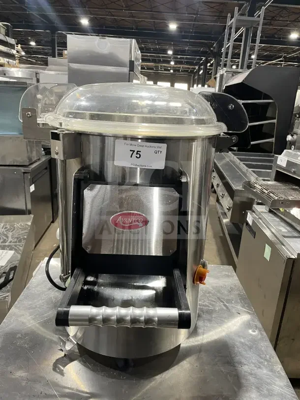 Avantco stainless steel electric countertop lettuce spinner, salad dryer. Features clear lid, sturdy handle, and Avantco logo.