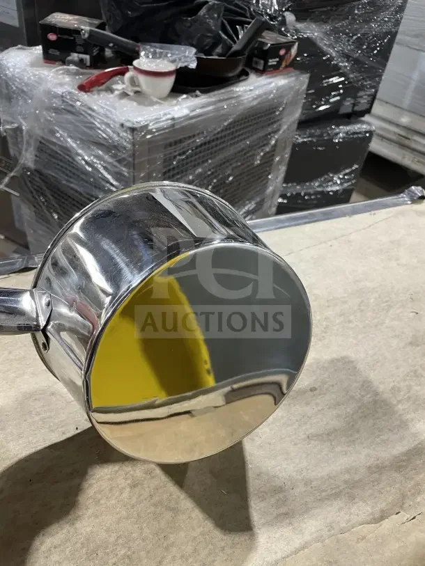 New commercial stainless steel flat-bottom utility scoop, high-capacity, pristine condition. Perfect for bulk handling.