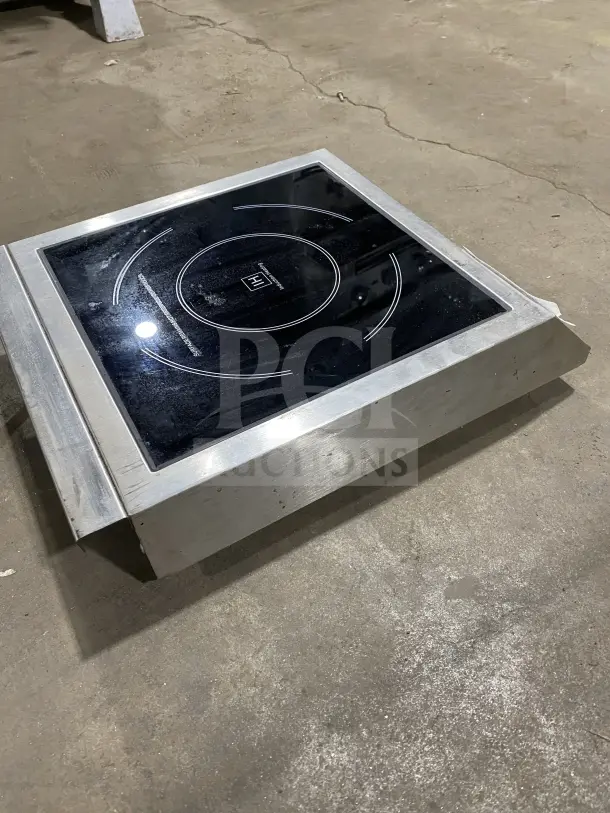 Avantco IC3500 commercial induction range, stainless steel, countertop model, 208-240V, features visible, gently used condition.