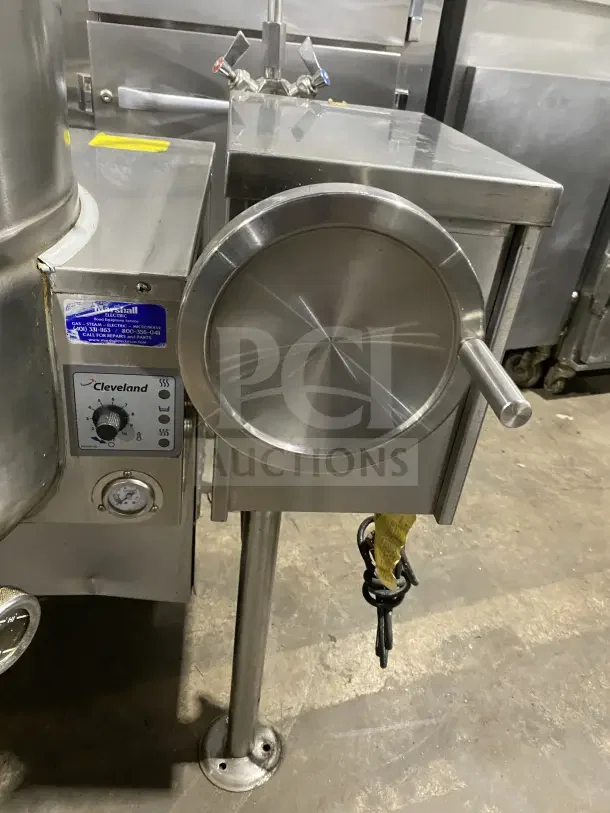 Cleveland KGL40T commercial 40-gal steam kettle with swivel spout, stainless steel, natural gas, 120V, good condition.