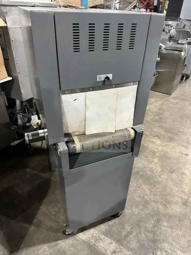 Beseler TD1610 shrink wrap system, electric, 220V, 1 phase, heavy-duty with heat tunnel, on casters, SN: 061300154.