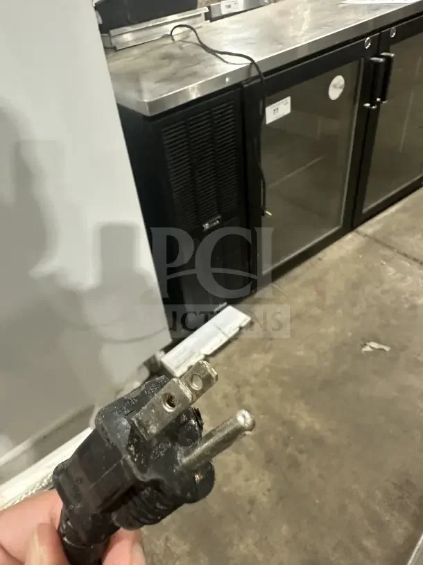 Avantco 177HPI1836 Commercial Heated Cabinet, stainless steel, clear door, pan slides, 120V, on casters, SN: 202210013233.