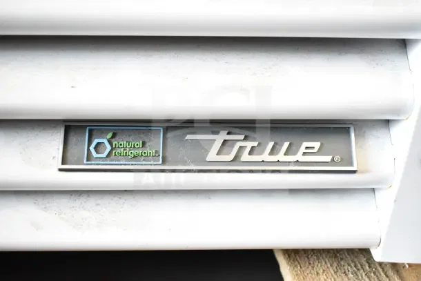 True TSCI-600R-G-PH commercial cooler label displaying "natural refrigerant" and "True" branding.