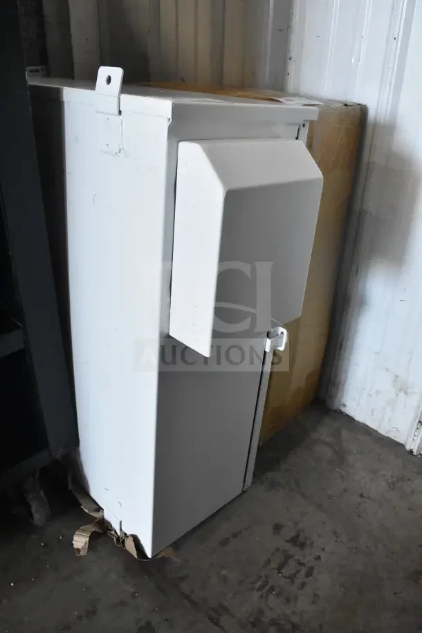 Danfoss 177U5463 commercial unit, 480V, 3-phase, white casing, minor wear, industrial setting.