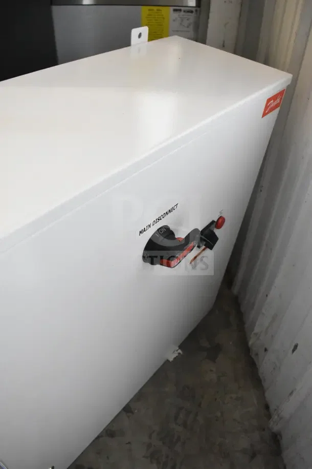 Danfoss 177U5463 commercial unit, 480V, 3-phase, white casing with "Main Disconnect" label, appears in good condition.