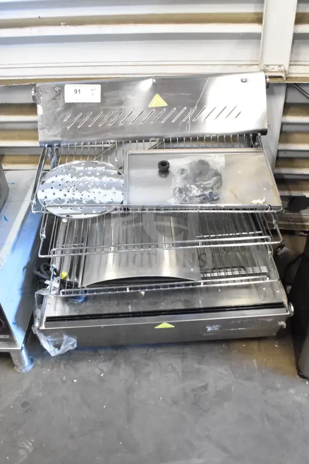 BRAND NEW SCRATCH AND DENT! ServIt 423HDM26SA 26" heated display case, 3 shelves, sliding doors, visible glass damage.
