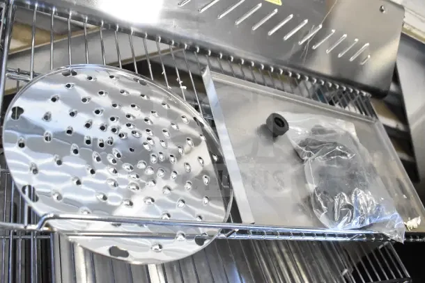 ServIt 423HDM26SA heated display case shelves with metal tray and wrapped components. Auction notes glass damage.