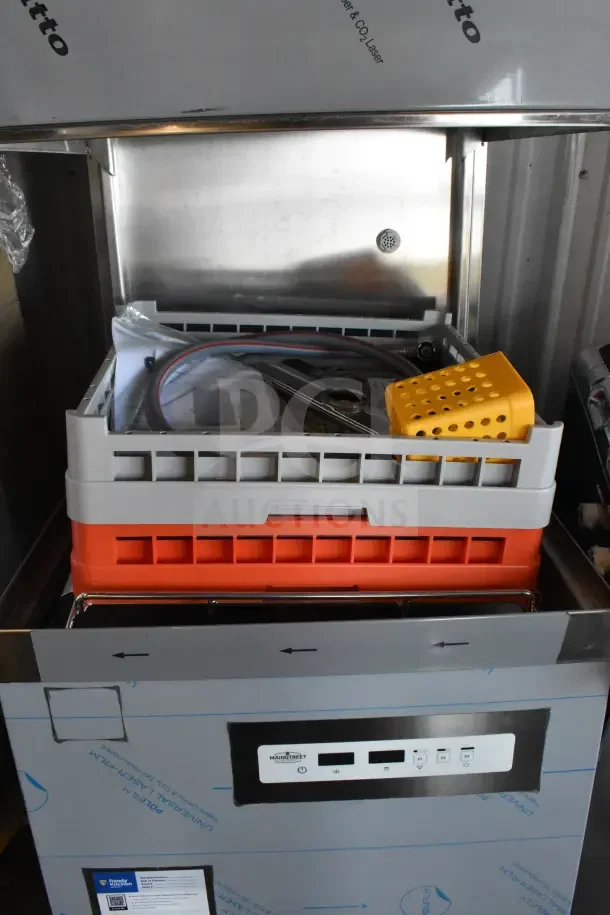 BRAND NEW 2025 Mainstreet 541HTDT401 high-temp door-type dish machine with booster heater, slight scratches, 208-240V, 1 phase.