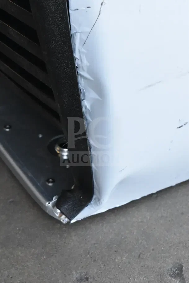 Avantco 194UCH210A ice machine, scratch and dent condition, 222 lb. capacity, 115V, visible corner damage.