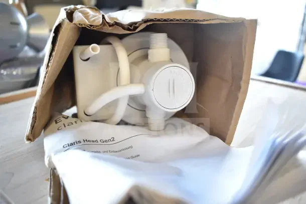 Brand new Everpure EV4339-91 Claris Gen 2 Single Filter Head with 3/8" NPT connection in original packaging.