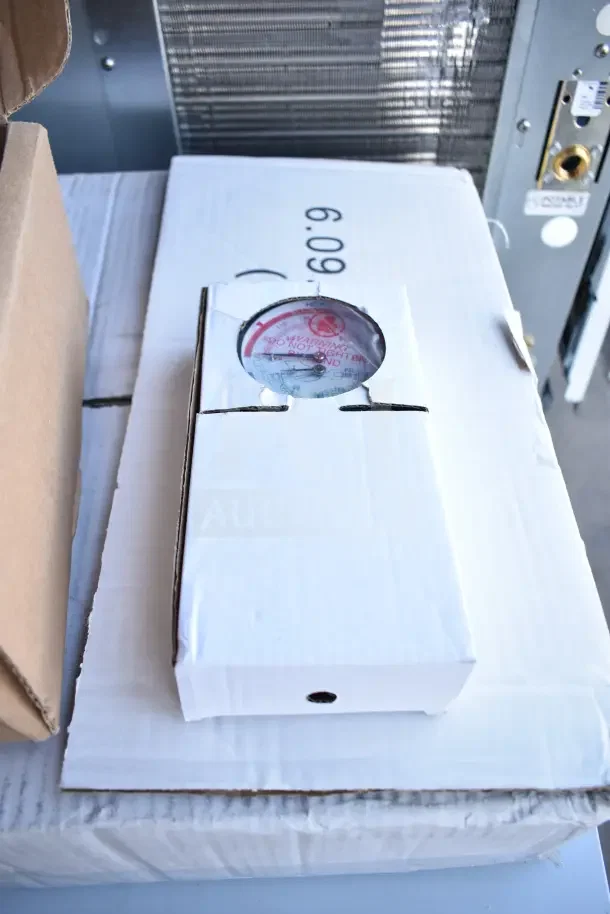 BRAND NEW SCRATCH AND DENT! Watts LFN250B-Z2-020 water pressure regulator in box, visible gauge, iron body.