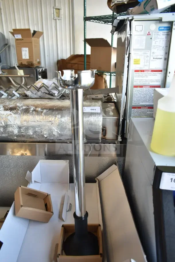 BRAND NEW Vitamix 075072-ABAP 18" electric immersion blender. Variable speed, 120V. Scratch and dent condition.