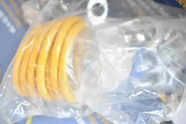 Brand new T&S HG-4D-48K 48" yellow gas hose, steel coated, scratch and dent, includes FreeSpin fitting, 3/4" NPT.