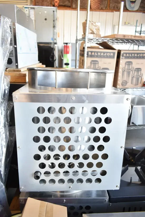 BRAND NEW Cooking Performance Group WOKR16N Natural Gas Wok Range with 16" Ring, 125,000 BTU, visible packaging flaws.