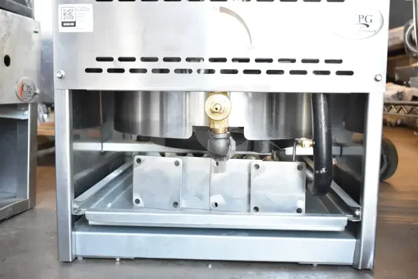 BRAND NEW SCRATCH AND DENT! CPG WOKR16N 16" Natural Gas Wok Range, 125,000 BTU, metal finish, slight cosmetic blemishes.
