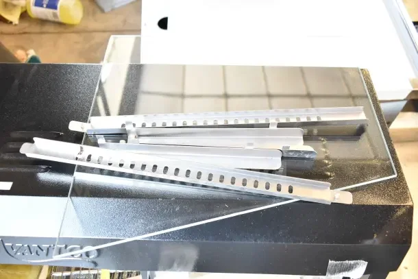 Brand new Avantco 177HDC26 heated display case, 26", 3 shelves, sliding doors, scratch and dent condition, 120V, 1 Phase.