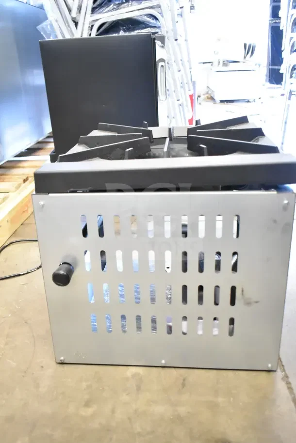 BRAND NEW CPG-SP-18-N Natural Gas Stock Pot Range, 80,000 BTU, minor scratches, durable cast iron grates.
