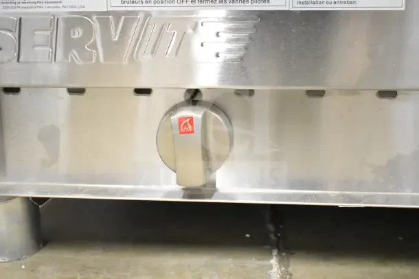 Brand new ServIt 423GST2WELP steam table, 2025 model, 7000 BTU, with undershelf. Scratch and dent condition.